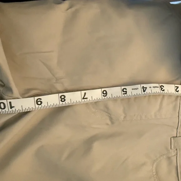 Eddie Bauer Light khaki High-Waist Women’s Cargo Shorts NWOT - Picture 9 of 10